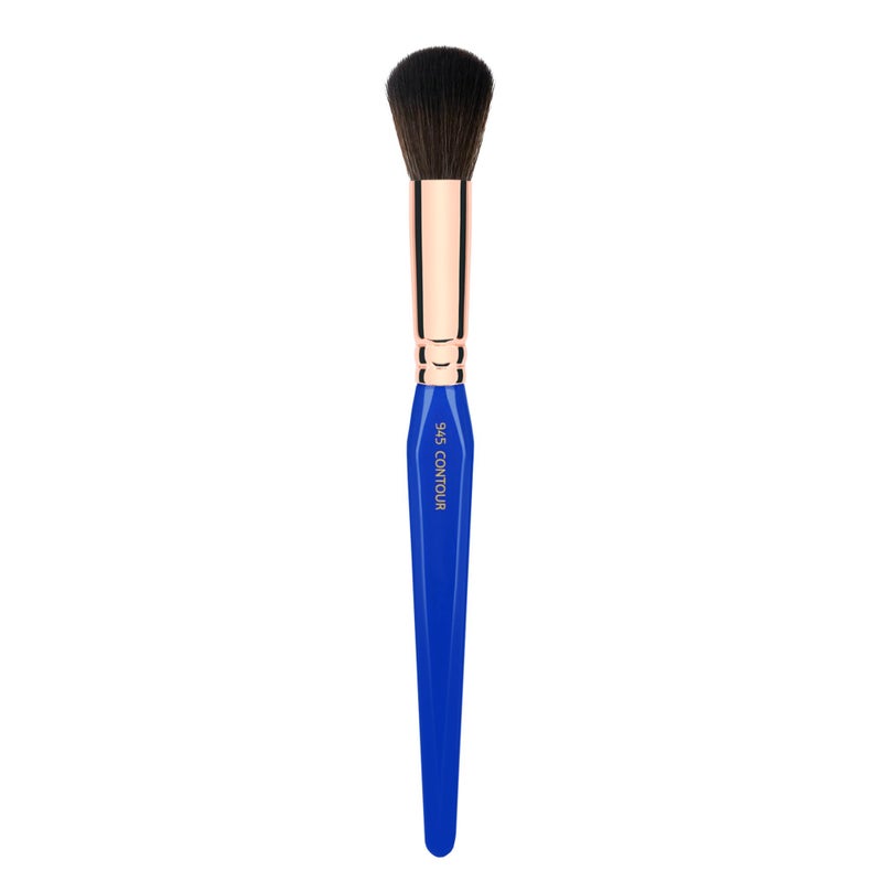 Bdellium Tools فرشاة مكياج احترافية من أدوات بدليوم - مثلث ذهبي 945 للكونتور - مع ألياف صناعية ناعمة ونباتية بالكامل، للتطبيق، الدمج أو الكونتور (أزرق، 1 قطعة) - Image 1